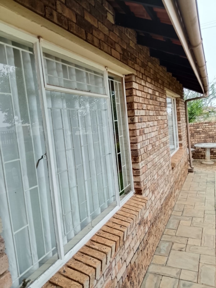 3 Bedroom Property for Sale in Meiringspark North West
